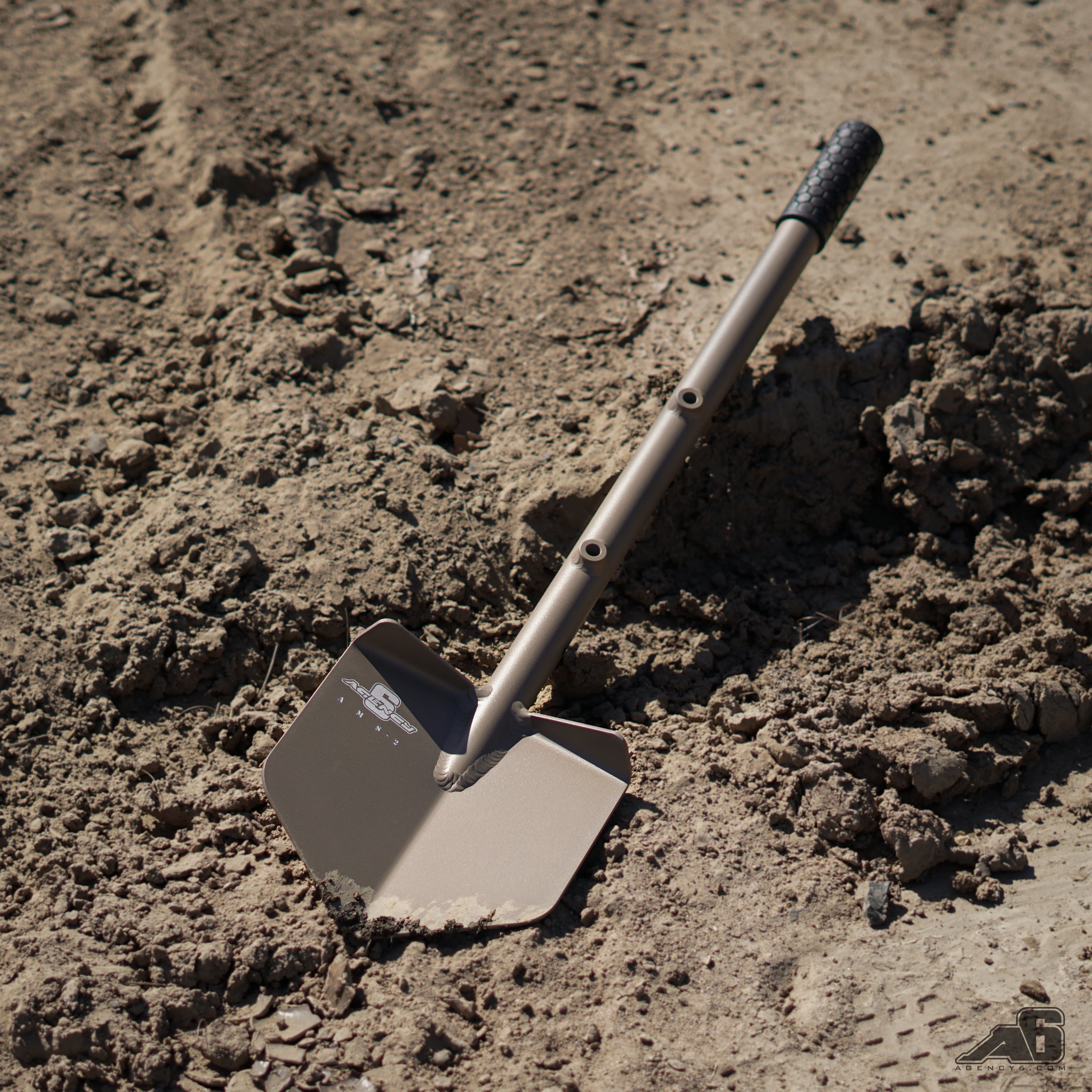 Agency 6 - Long Shovel - Powder Coat Flat Dark Earth (FDE)