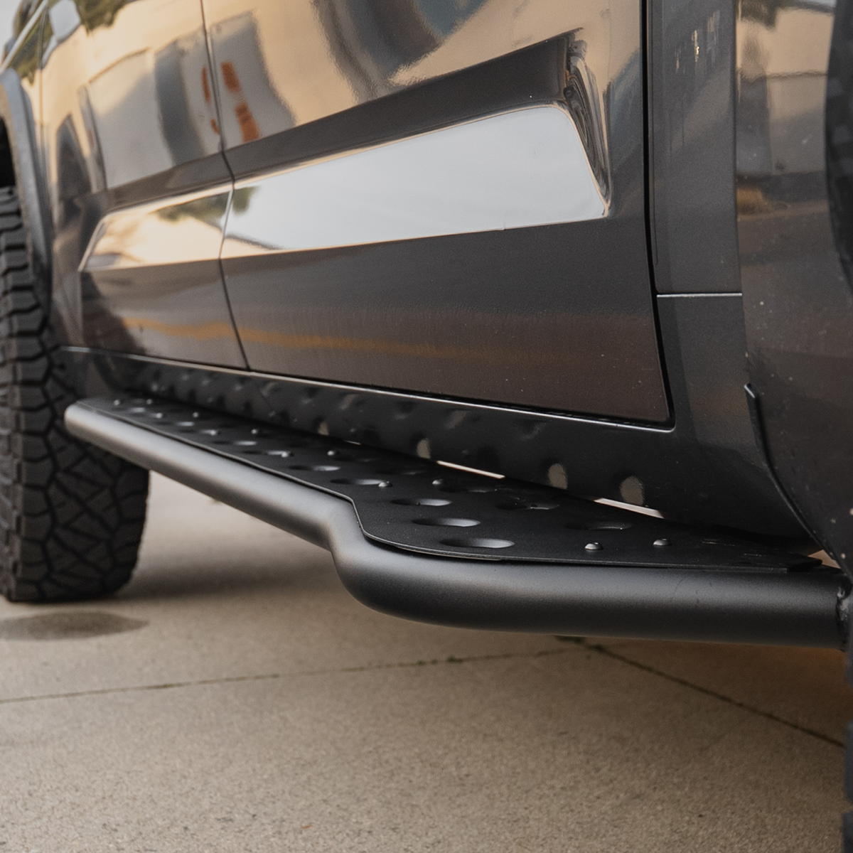 Cali Raised LED - Rock Sliders - Toyota Tundra (2022+)
