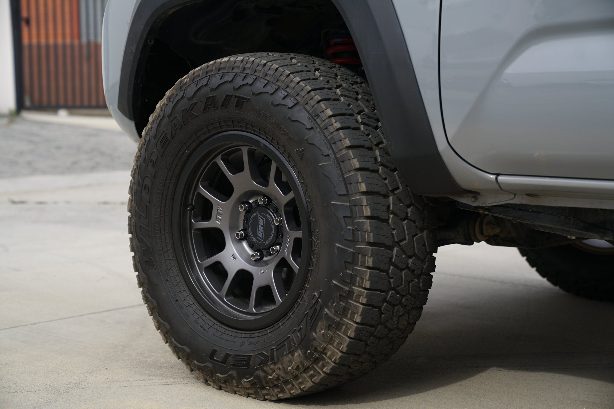 RRW - RR5-S 17x8.5 (6x5.5 | 6x139.7) - Toyota Tacoma (2005-2023), 4Runner (2010-2023), FJ Cruiser (2007-2014)