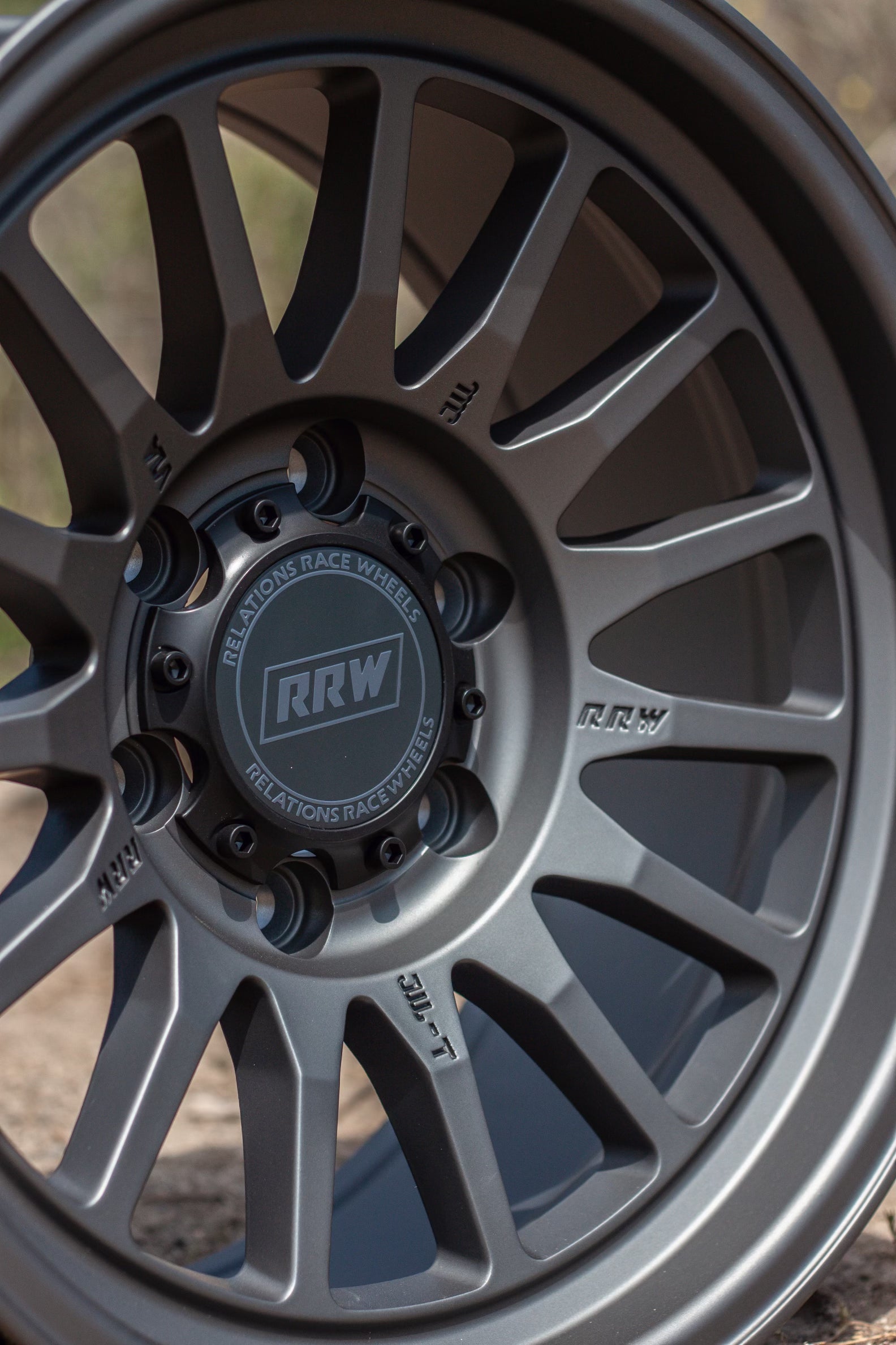 RRW - RR7-S Flow Form 17x8.5 (6x5.5 | 6x139.7) - Toyota Tacoma (2005-2023), 4Runner (2010-2023), FJ Cruiser (2007-2014)